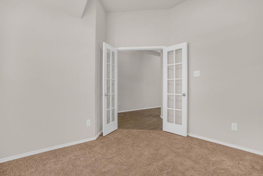 Spacious, unfurnished interior of a new home in Summer Crest, Fort Worth (Image 19).