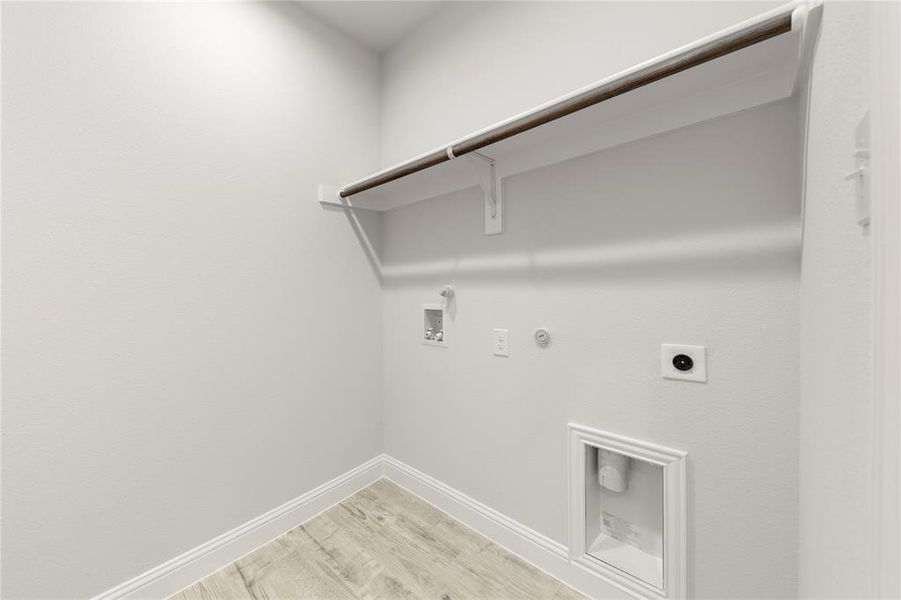 Spacious, unfurnished interior of a new home in Arcadia Trails, Balch Springs (Image 23).