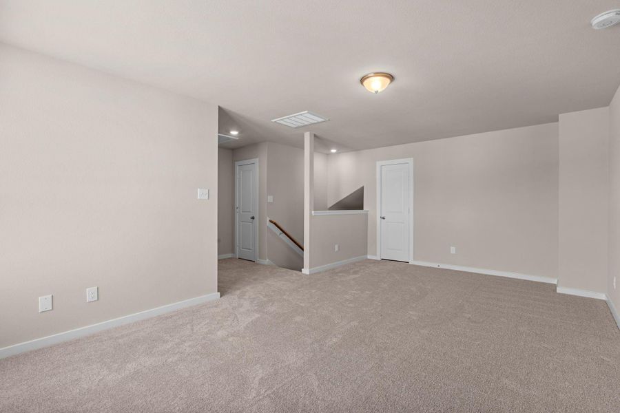 Spacious, unfurnished interior of a new home in Laurel Landing 50', Alvin (Image 16).