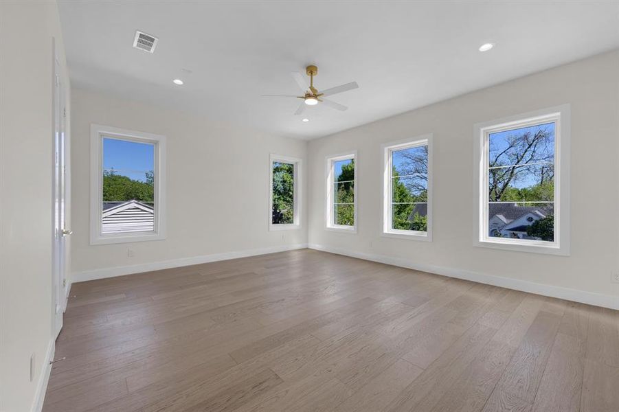 Spacious, unfurnished interior of a new home in , Dallas (Image 23).