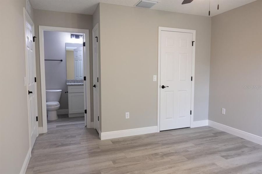 Spacious, unfurnished interior of a new home in , Citrus Springs (Image 37).