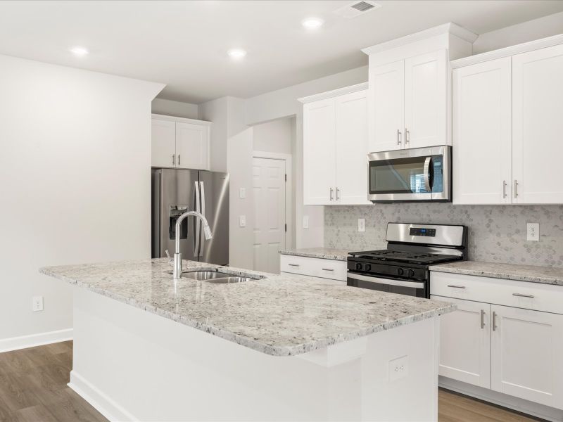 Welcome to the Roswell floorplan at Brayfield Manor - Heritage Collection.