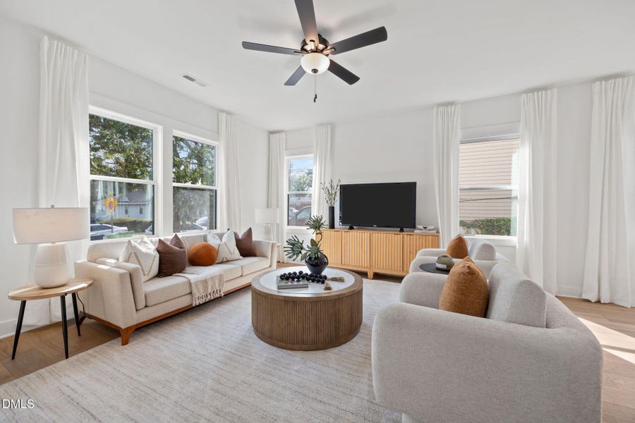 16-web-or-mls-IMG_1864 16-web-or-mls-IMG_1864