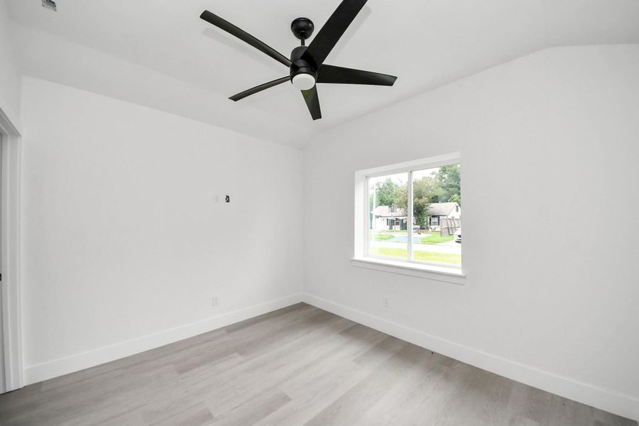 Spacious, unfurnished interior of a new home in , Houston (Image 24).