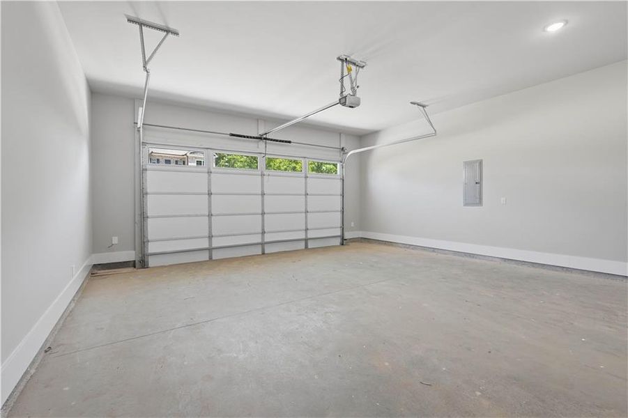 Spacious, unfurnished interior of a new home in , Jefferson (Image 58).