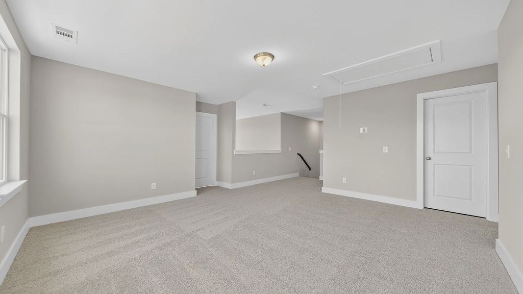 Spacious, unfurnished interior of a new home in McClure Farms, Columbia (Image 26).