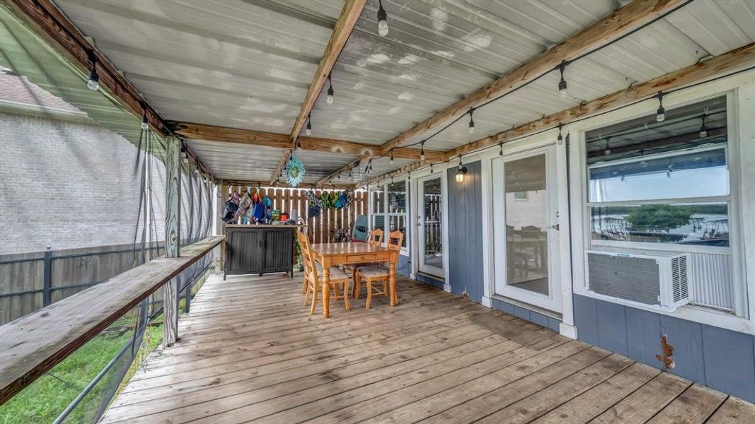 Exterior details and patio area of a home in , Weatherford (Image 20).