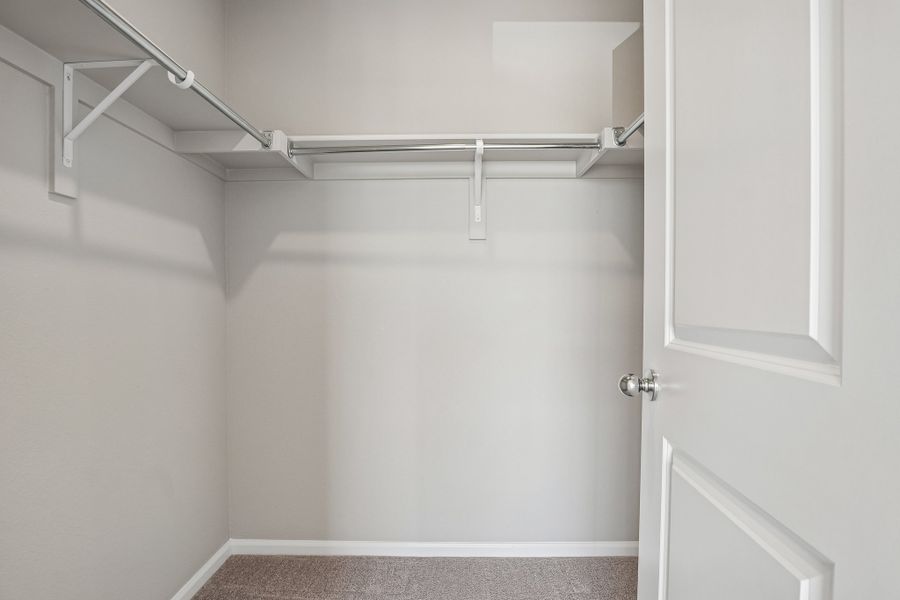 Spacious, unfurnished interior of a new home in Windler, Aurora (Image 15).
