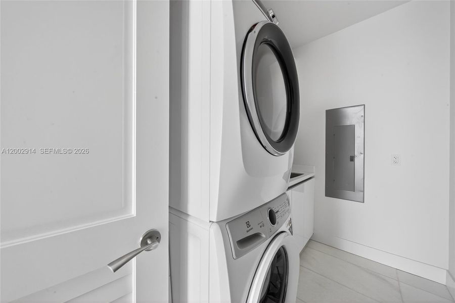 Image 70 of a home in .