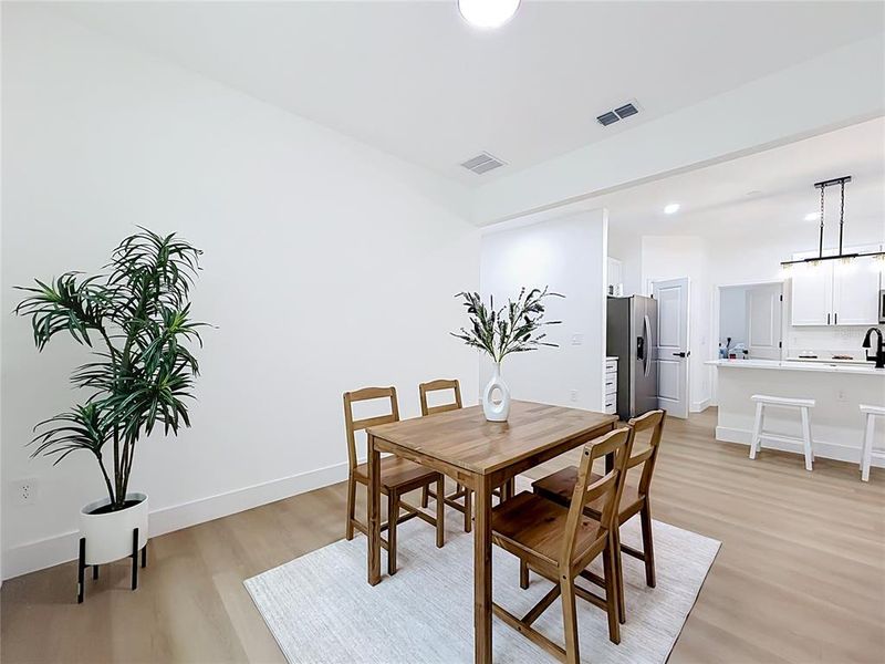 Furnished interior view inside a new home in , Orlando (Image 13).
