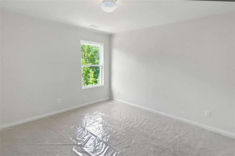 Spacious, unfurnished interior of a new home in Creekside Landing, Dallas (Image 34).