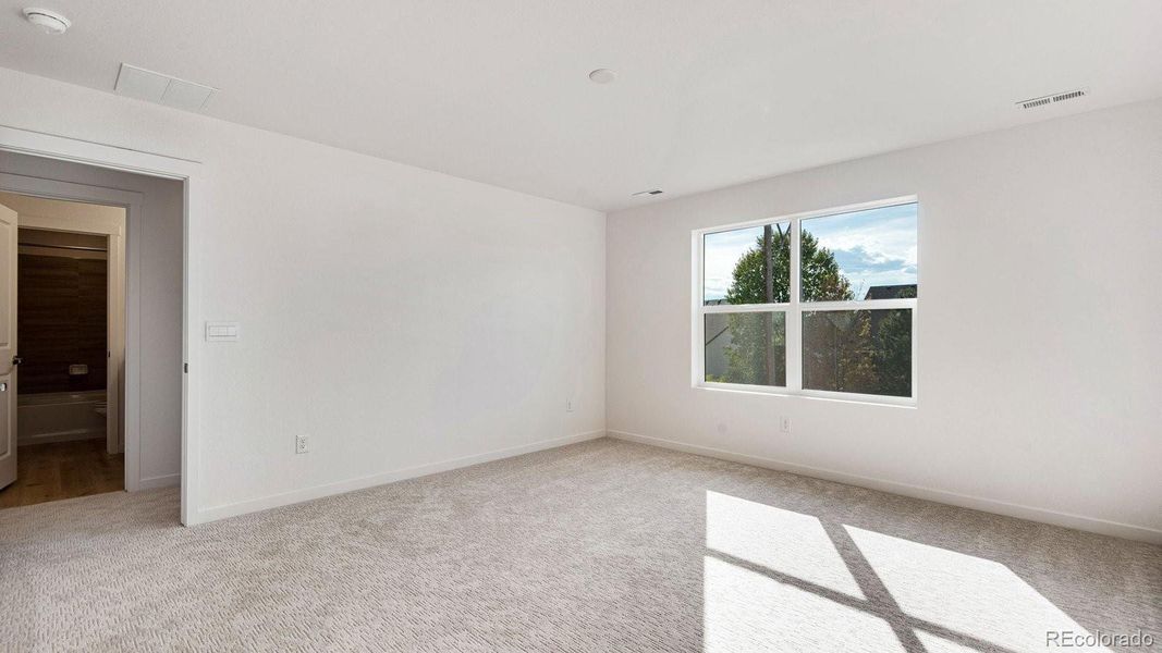 Spacious, unfurnished interior of a new home in Trails at Crowfoot, Parker (Image 39). Spacious, unfurnished interior of a new home in Trails at Crowfoot, Parker (Image 39).