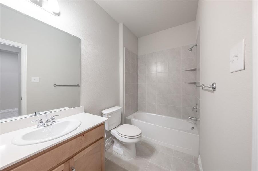 Furnished interior view inside a new home in Lake Pointe: Lake Pointe at Paloma Creek, Little Elm (Image 7).