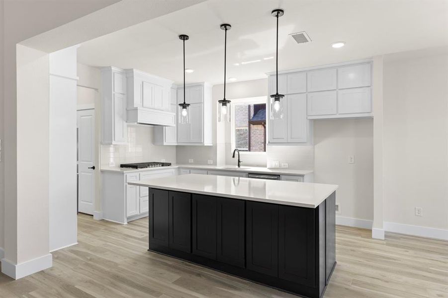 12. 6225 Mulberry - Kitchen (2)