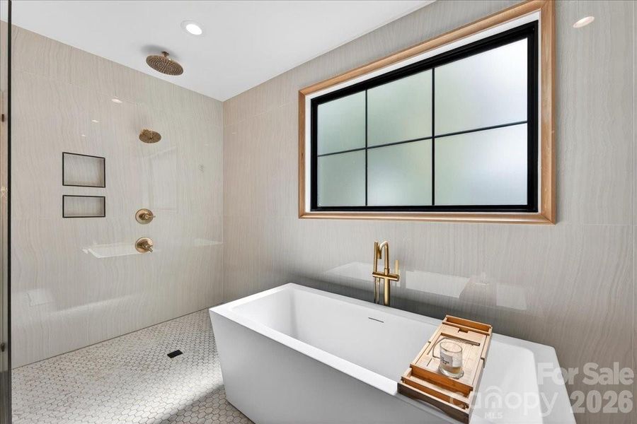 Owners' Bathroom Owners' Bathroom