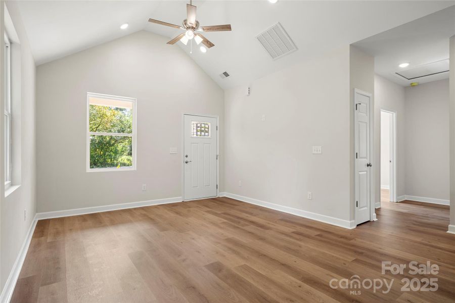 Spacious, unfurnished interior of a new home in , Shelby (Image 9).