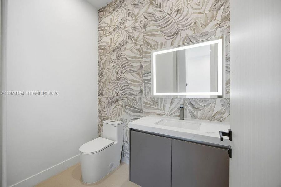 Furnished interior view inside a new home in , Fort Lauderdale (Image 6).