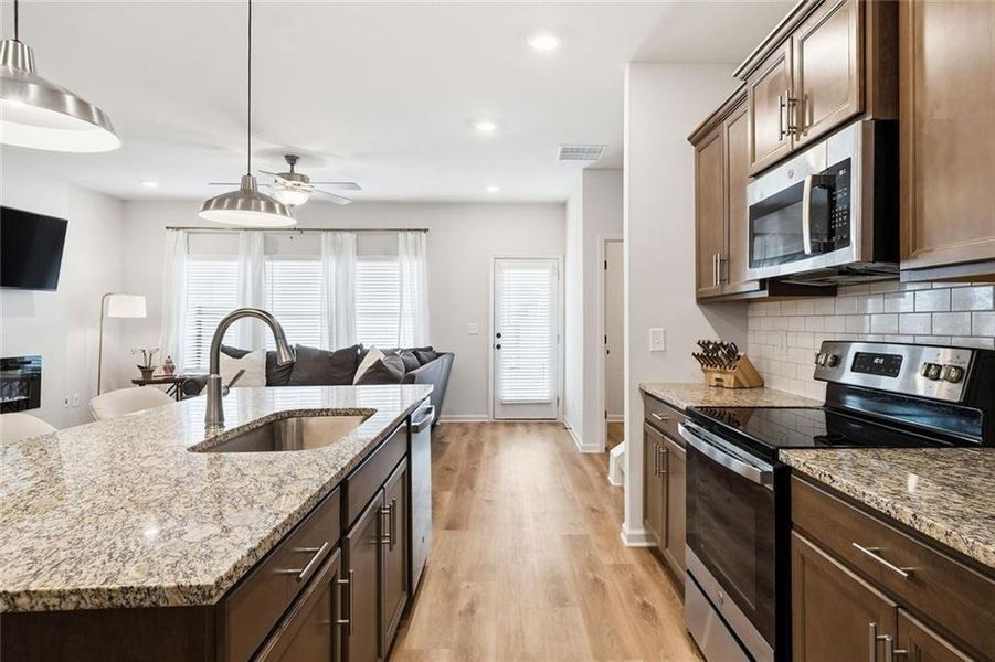 Furnished interior view inside a new home in , Jasper (Image 14).