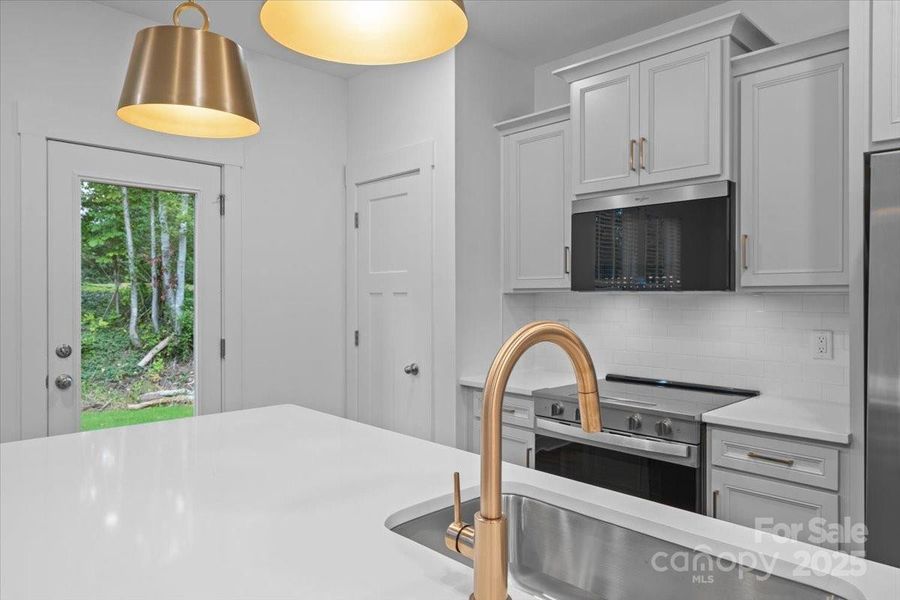 Close-up of interior finishes inside a home in Clayton Crossing, Arden (Image 15). Close-up of interior finishes inside a home in Clayton Crossing, Arden (Image 15).