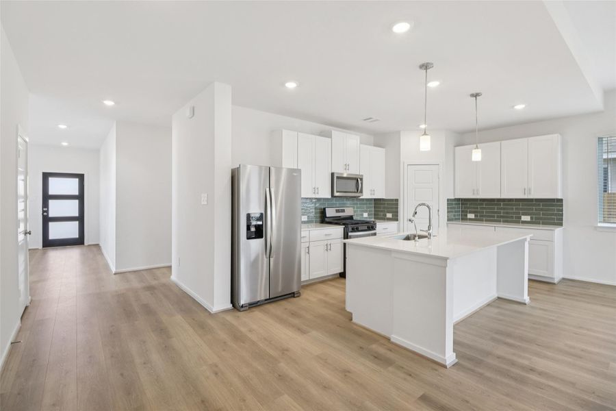 Photo is not of the actual home, but is an inspirational photo of builder’s model home and may depict options, furnishings, and/or decorator features that are not included Photo is not of the actual home, but is an inspirational photo of builder’s model home and may depict options, furnishings, and/or decorator features that are not included