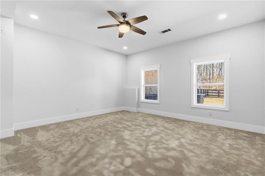 Spacious, unfurnished interior of a new home in , Alpharetta (Image 98).