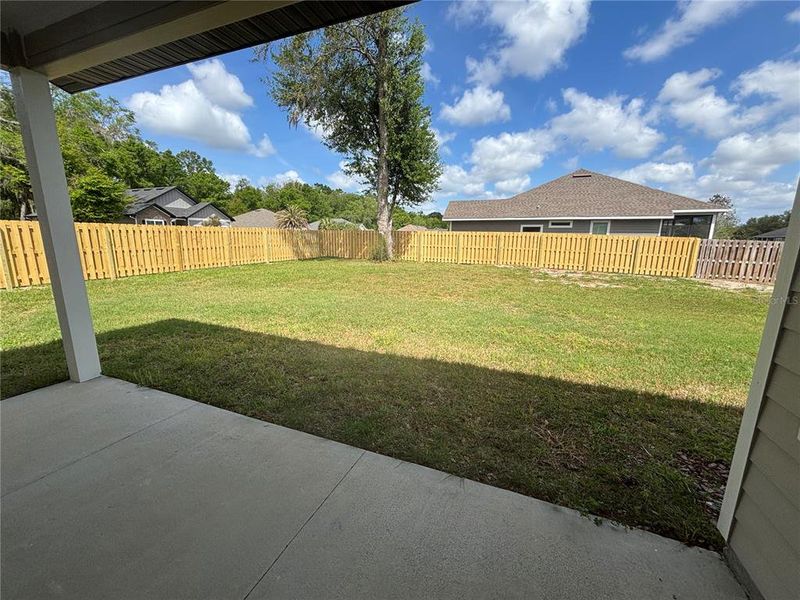 Exterior details and patio area of a home in , High Springs (Image 19).