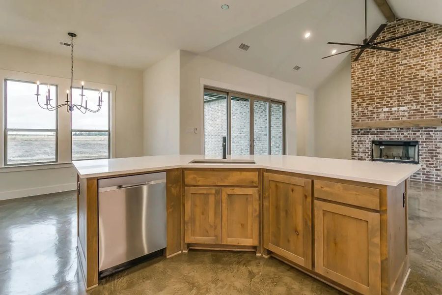 Representative furnished interior of a home built from the The Finley by Elmwood Custom Homes in Byrum Ranch, Maypearl (Image 38).