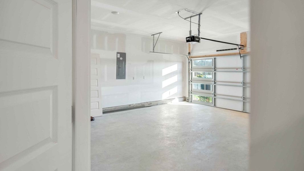 Spacious, unfurnished interior of a new home in Nexus South, Gallatin (Image 19).