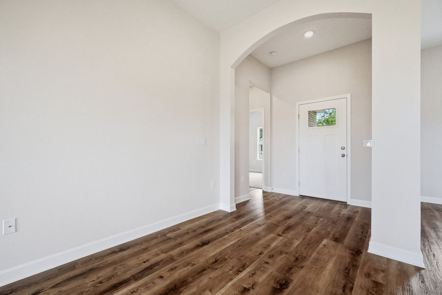 Spacious, unfurnished interior of a new home in Southern Charm, Crestview (Image 43).