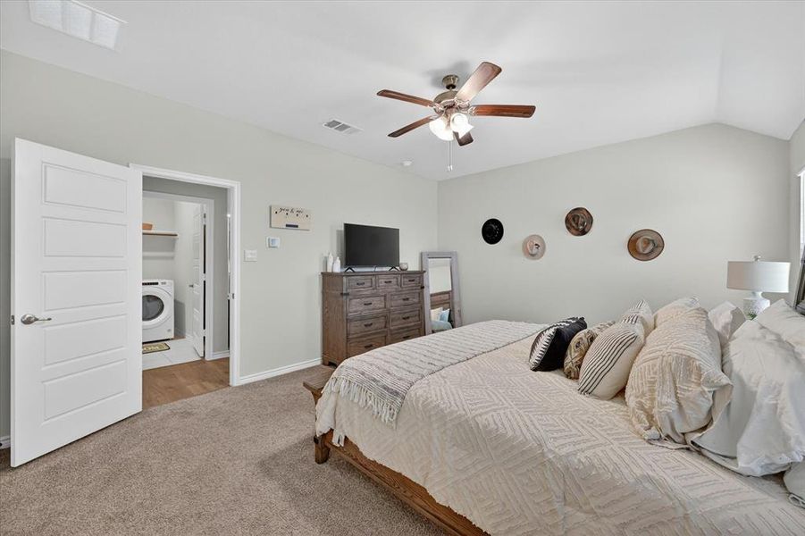 Furnished interior view inside a new home in Williamsburg, Fate (Image 31).