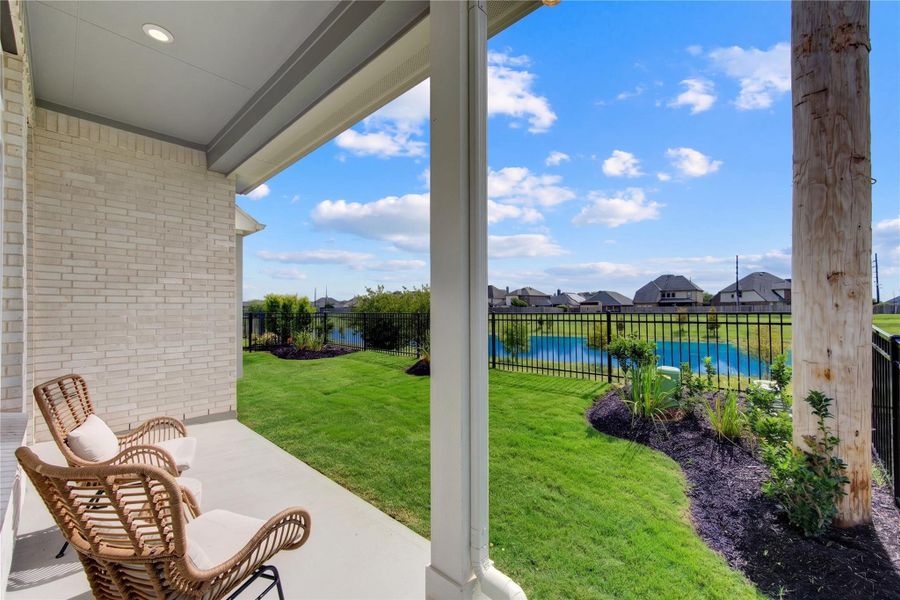 Exterior details and patio area of a home in Jordan Ranch, Katy (Image 26).
