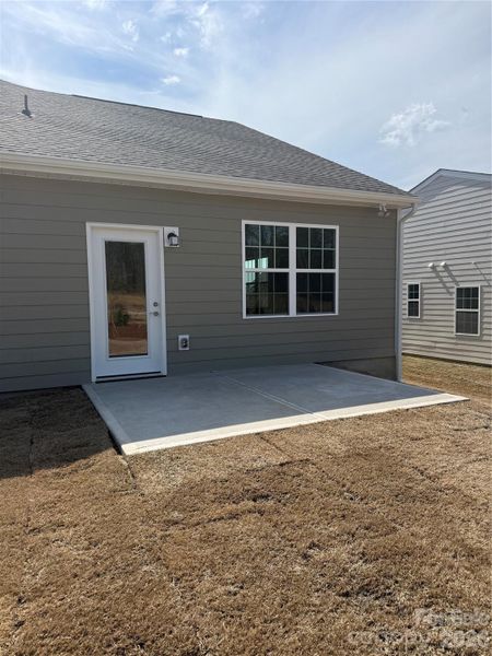 Exterior details and patio area of a home in Roselyn, Lancaster (Image 12).