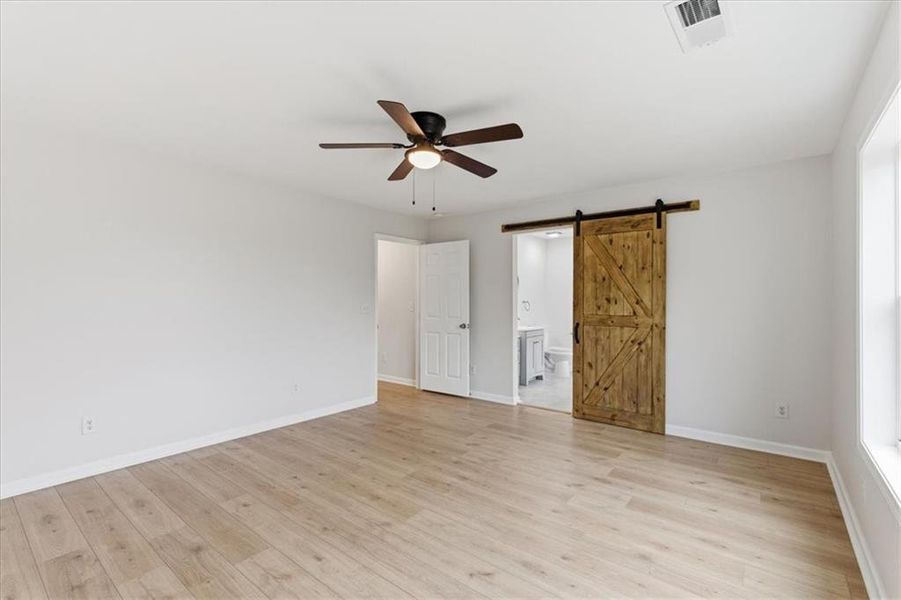 Spacious, unfurnished interior of a new home in , Rome (Image 39).