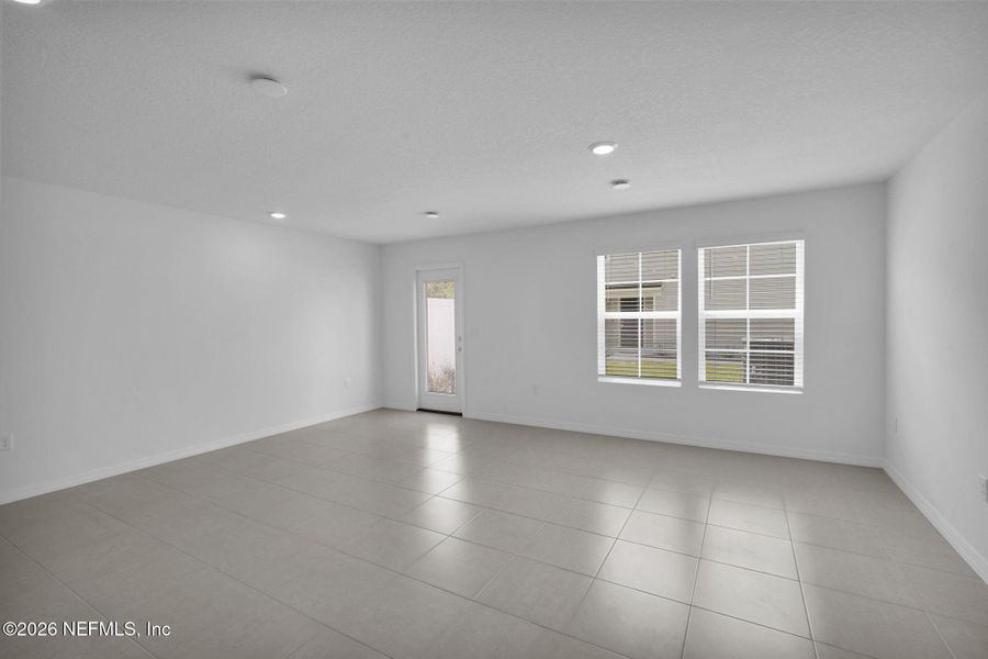 Spacious, unfurnished interior of a new home in , Jacksonville (Image 14).