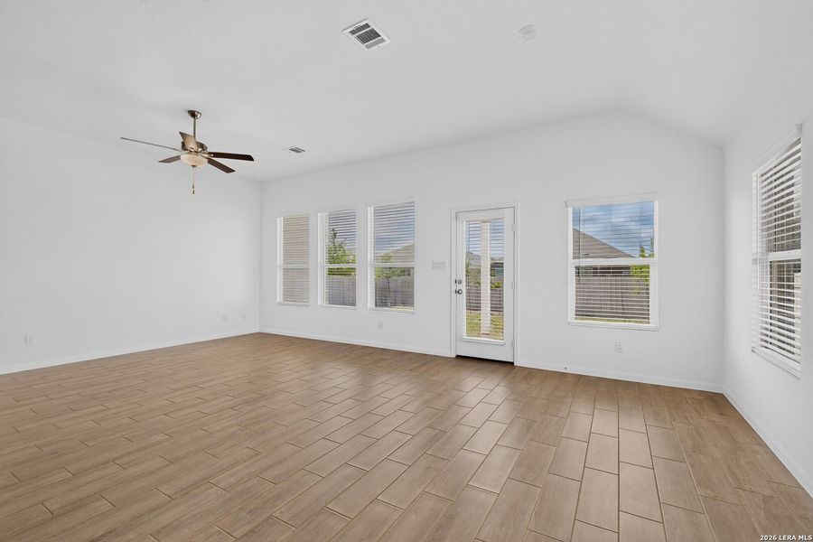Spacious, unfurnished interior of a new home in , San Antonio (Image 26).