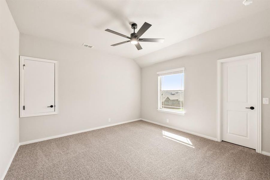 Spacious, unfurnished interior of a new home in The Grove, Midlothian (Image 14).