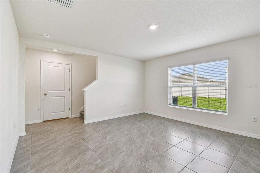 Spacious, unfurnished interior of a new home in River Park, Temple Terrace (Image 40). Spacious, unfurnished interior of a new home in River Park, Temple Terrace (Image 40).