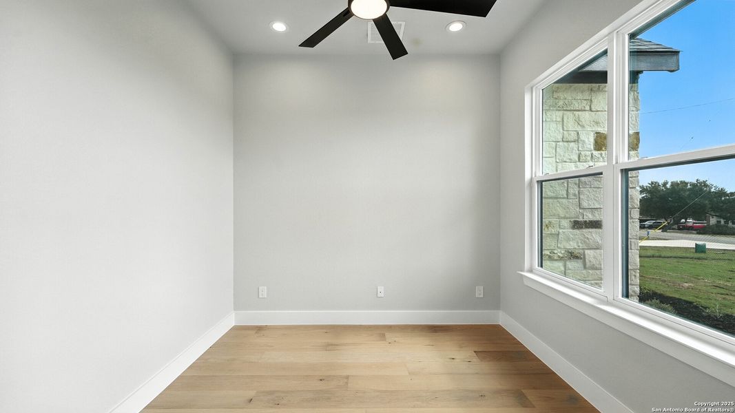 Spacious, unfurnished interior of a new home in , Spring Branch (Image 29).
