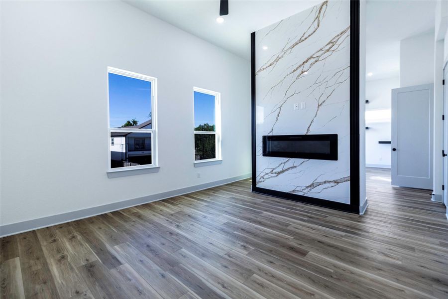 Spacious, unfurnished interior of a new home in , Houston (Image 17).