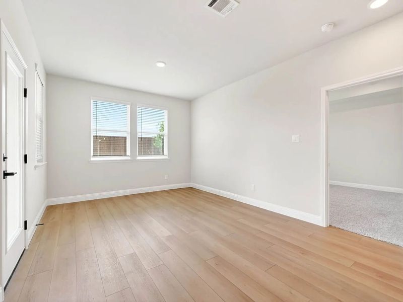 Spacious, unfurnished interior of a new home in Heartland, Heartland (Image 21).
