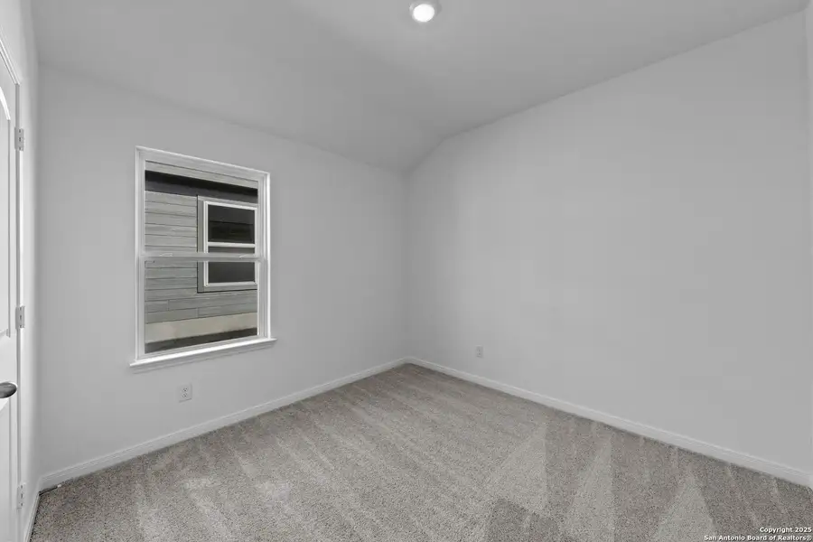 Spacious, unfurnished interior of a new home in Preserve at Medina, Von Ormy (Image 10).