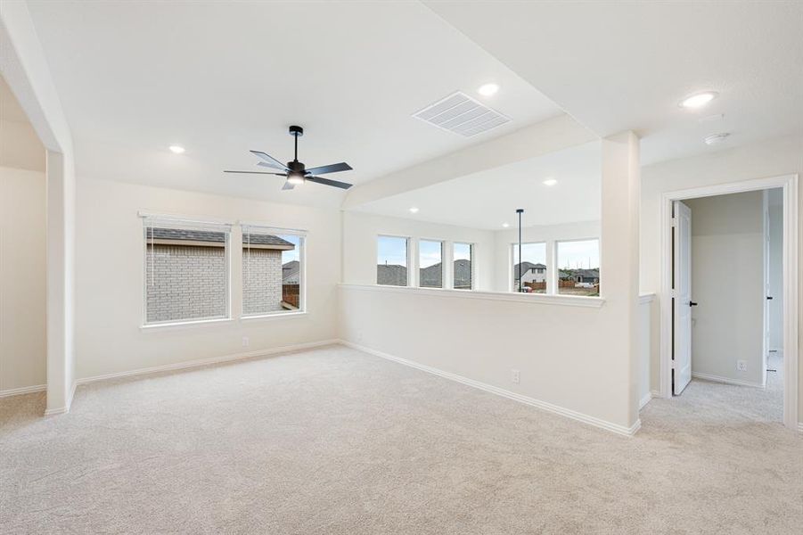 Spacious, unfurnished interior of a new home in Star Ranch, Godley (Image 28).