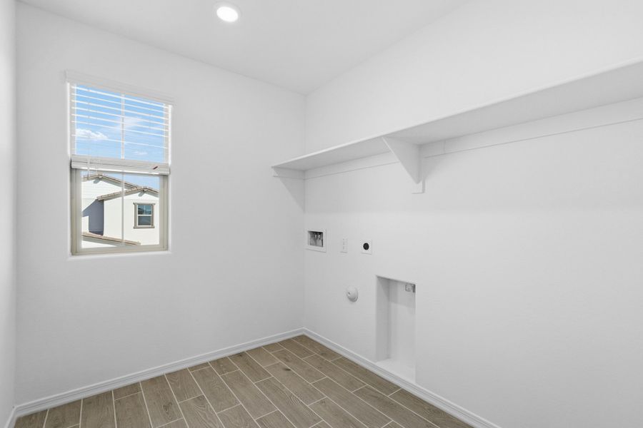 Spacious, unfurnished interior of a new home in Artisan at Asante, Surprise (Image 31). Spacious, unfurnished interior of a new home in Artisan at Asante, Surprise (Image 31).