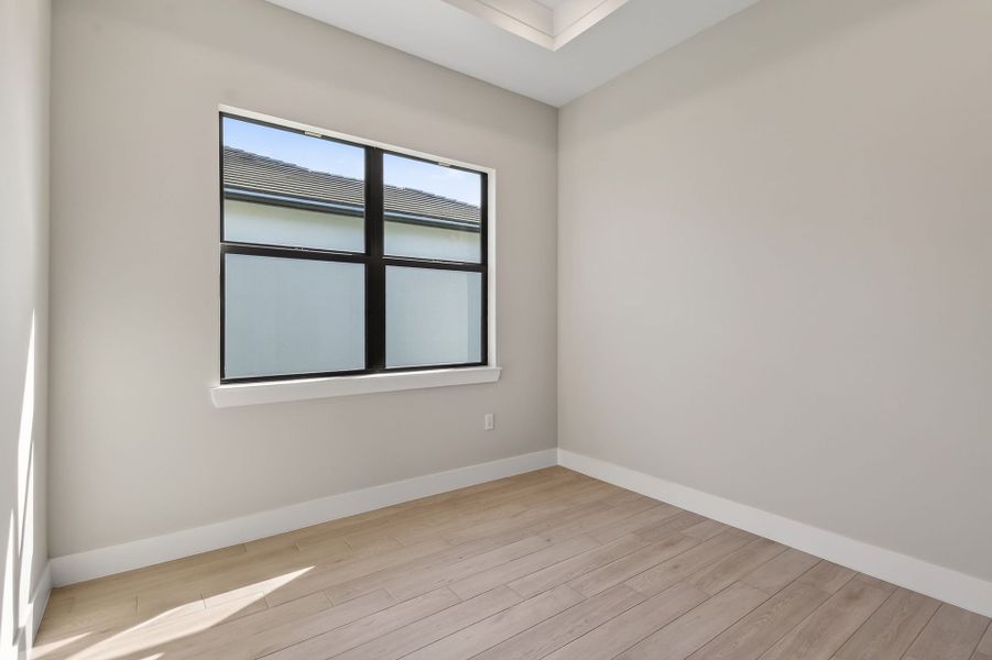 Spacious, unfurnished interior of a new home in Greyhawk Landing, Lake Worth (Image 32).