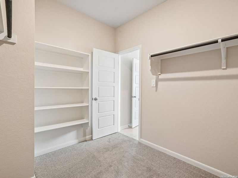 Spacious, unfurnished interior of a new home in Remington Ranch, San Antonio (Image 11).