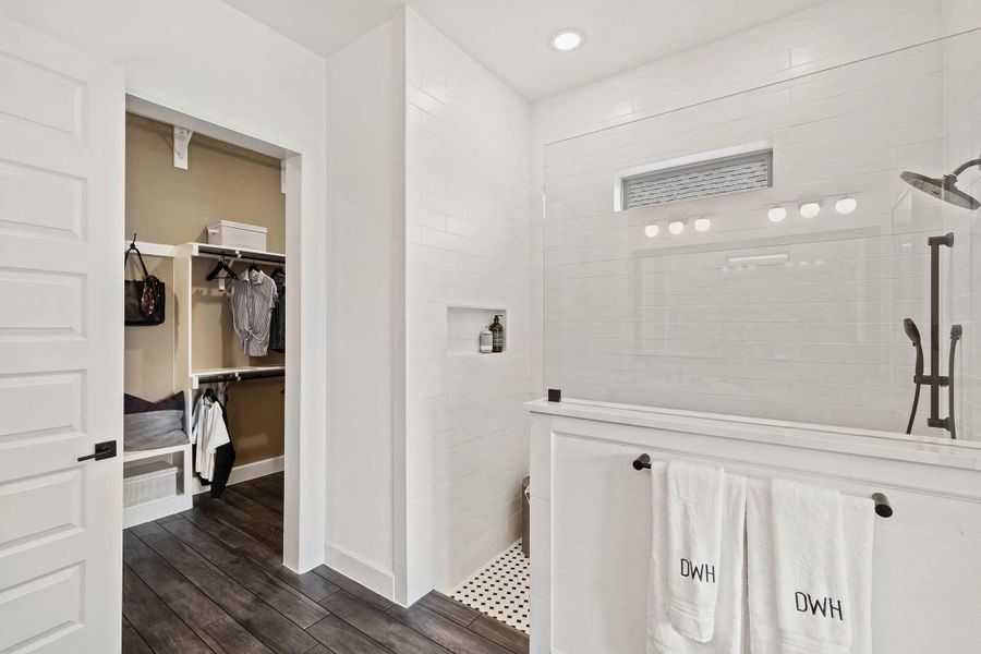 The Cedaridge - Owner's Bath