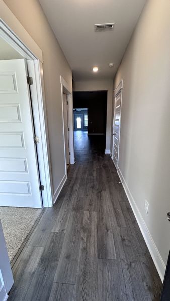 Spacious, unfurnished interior of a new home in Veterans Cove, Murfreesboro (Image 15).