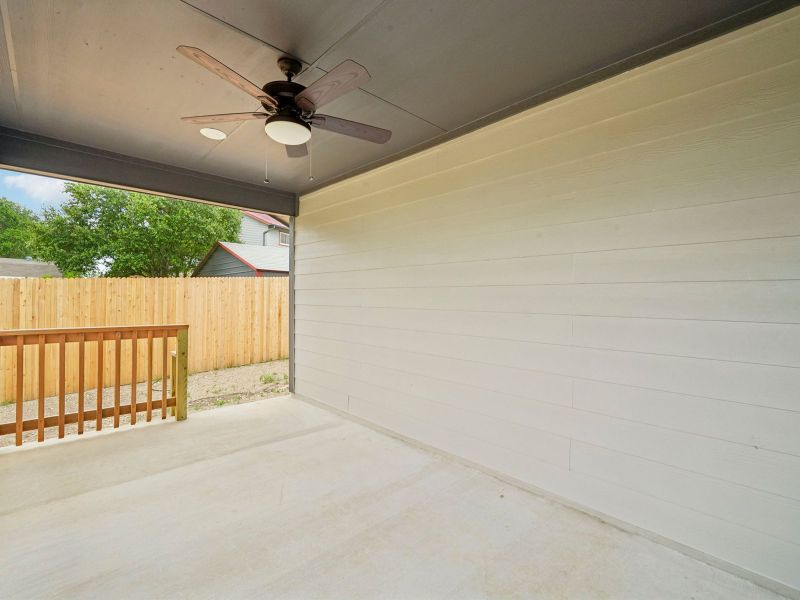 Exterior details and patio area of a home in Royal Crest, San Antonio (Image 4).