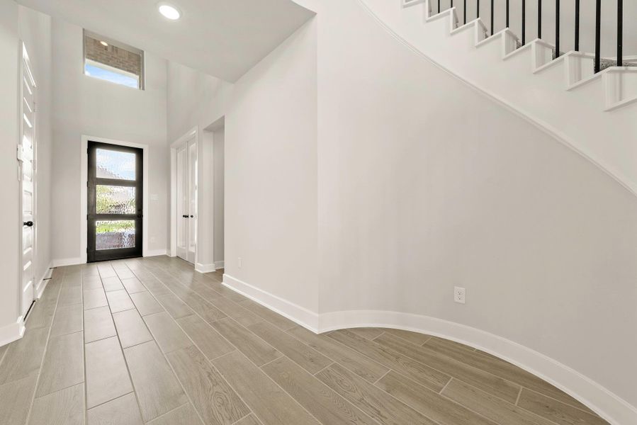 Representative image. Features, specifications, selections and colors may vary.