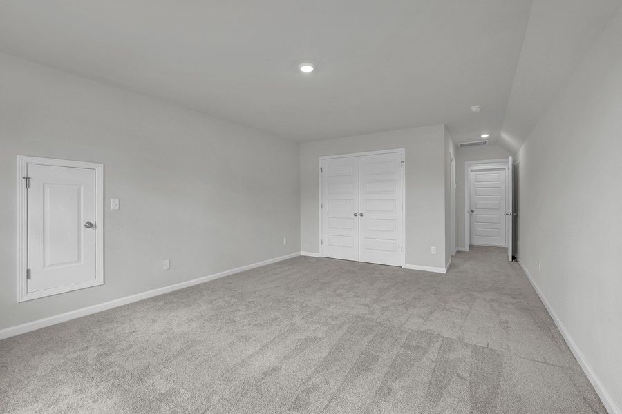 Spacious, unfurnished interior of a new home in Grand Park, Leland (Image 27).